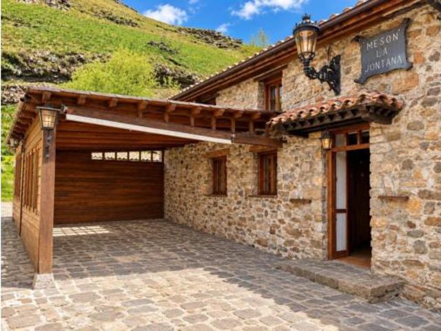 Casa adosada Venta Los Tojos, Bárcena Mayor