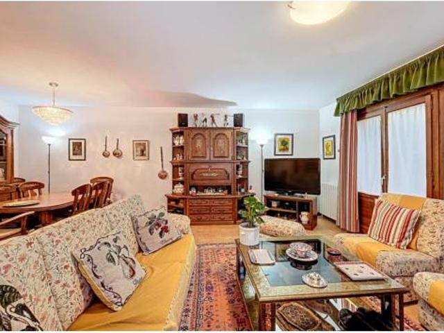 Casa adosada Venta La Massana, Escàs