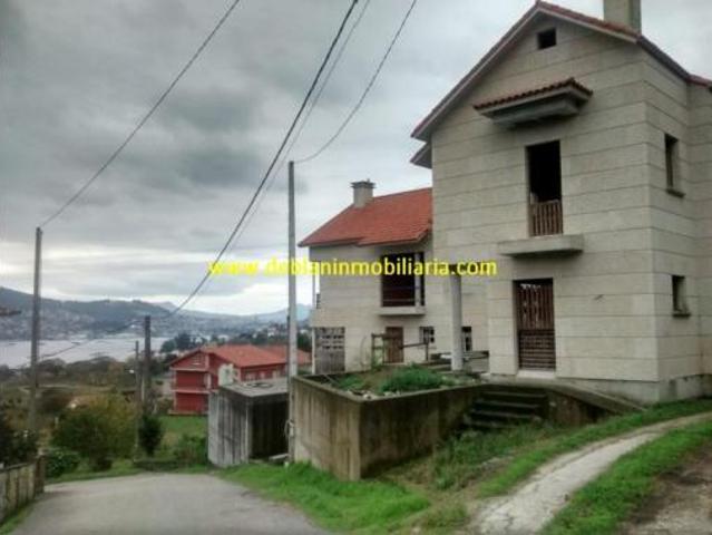 Casa adosada Venta Moaña, Calvar Domaio
