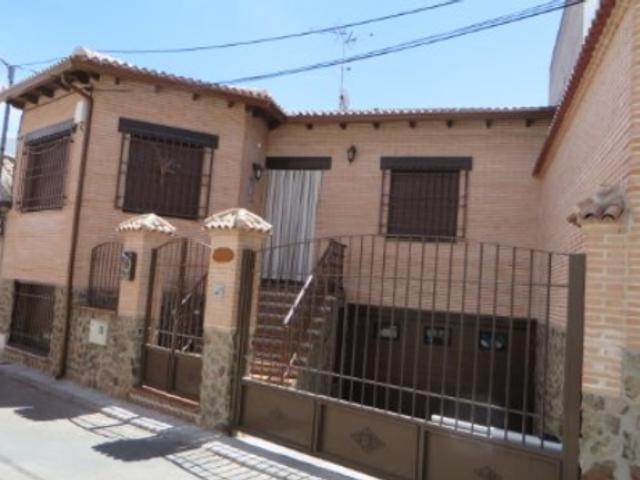 Casa adosada Venta Mora, Mora