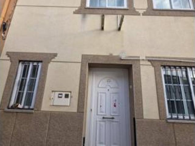 Casa adosada Venta Madroñera, Madroñera