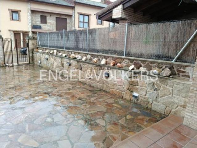 Casa adosada Venta Navarredonda y San Mamés, Navarredonda