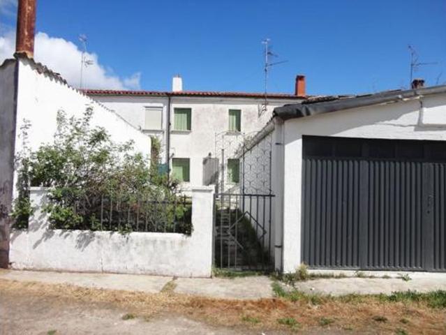 Casa adosada Venta Salas de los Infantes, Salas de los Infantes