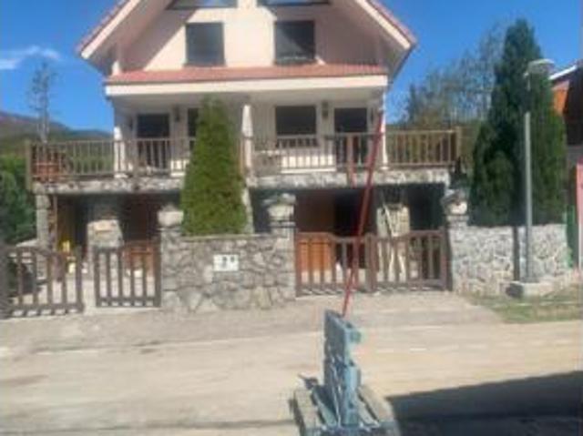 Casa adosada Venta Siero, La Fresneda Bobes Valbona Viella