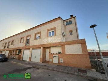 Casa adosada Venta Poblete, Poblete