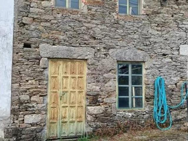 Casa adosada Venta Paderne, Consistorio