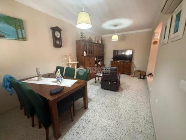 Casa adosada Venta Paradas, Paradas