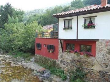 Casa adosada Venta Piloña, Piloña