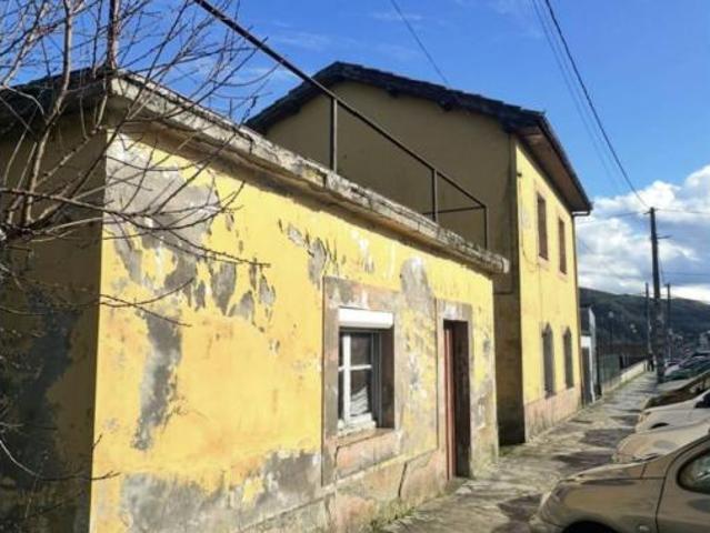 Casa adosada Venta Pravia, Pravia