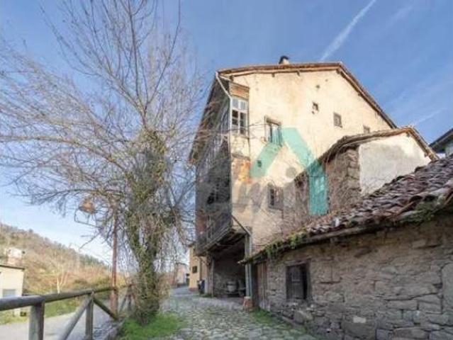 Casa adosada Venta Quirós, Aciera