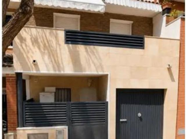 Casa adosada Venta Reus, Llevant