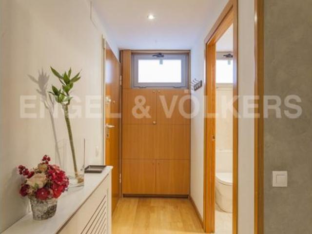 Casa adosada Venta Rubí, Mercat