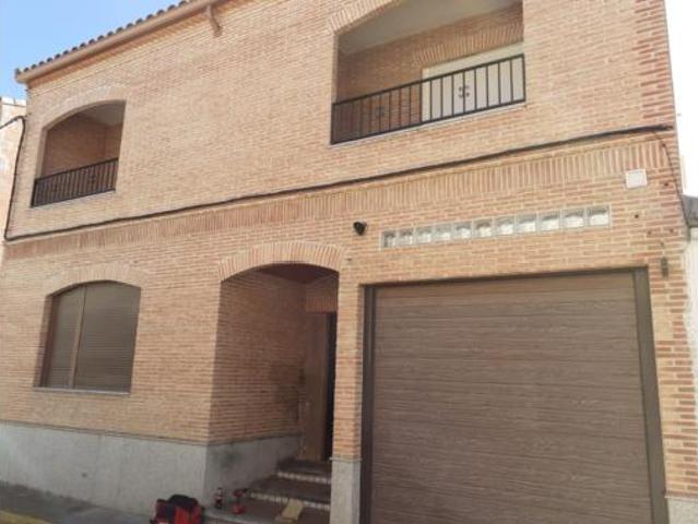 Casa adosada Venta Talavera de la Reina, Patrocinio de San José Talavera la Nueva Gamonal