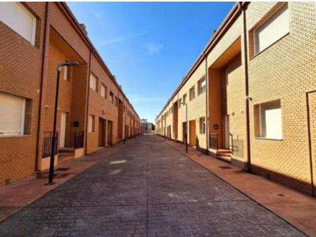 Casa adosada Venta Venta de Baños, Baños de Cerrato
