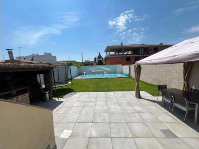 Casa adosada Venta Villamayor, Villamayor