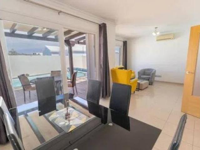 Chalet pareado Venta Yaiza, Playa Blanca