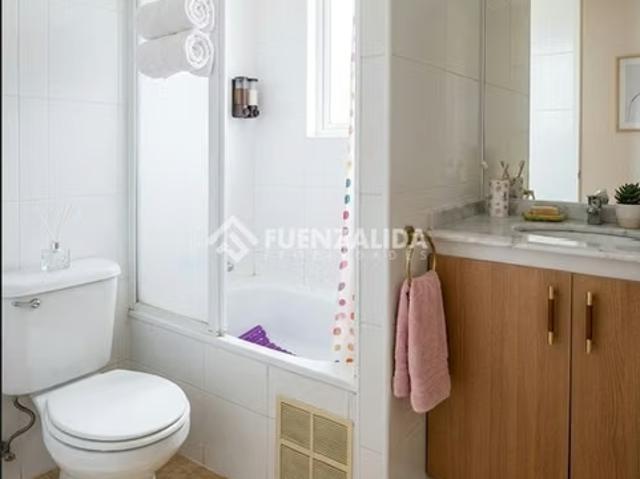 Casa Aislada de 5 dorm. Y 3 baños villa santa maría maipú | 5 dormitorios por 250000. 00 en Maipú