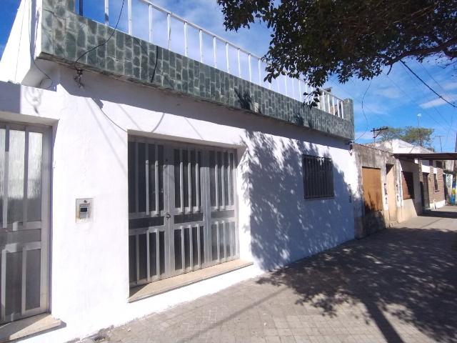 Casa al frente Bº Ludueña