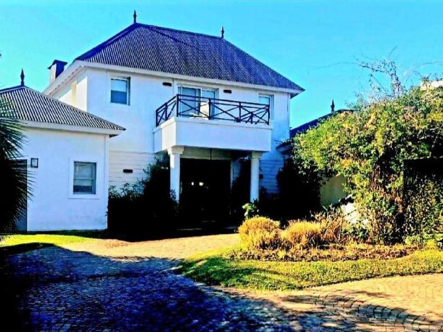 Casa al Lago en Alquiler en Los Castores, Nordelta, Tigre ? 370m?