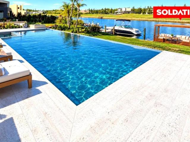 Casa al río en El Naudir – 346 m² – Piscina, amarra