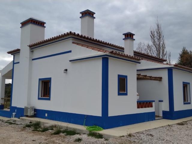Casas l, com projecto aprovado, para construir em condomínio fechado de Turismo Rural