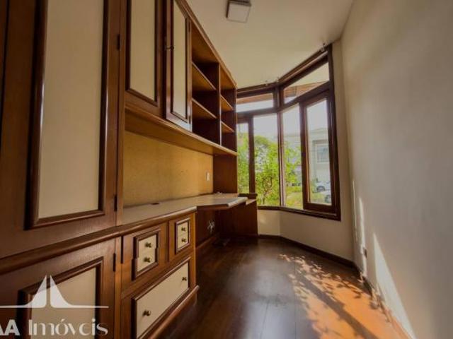 CASA ALPHAVILLE COM 2 LOTES, ÓTIMA CASA, ALAMEDA TRANQUILA!