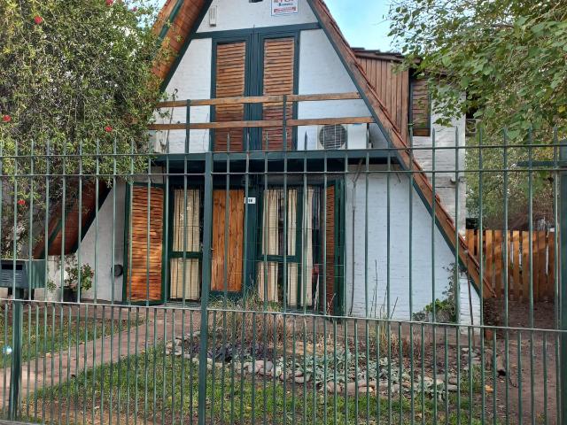 CASA ALPINA EN ALQUILER – 4 DORMITORIOS, PILETA Y AMPLIO LOTE