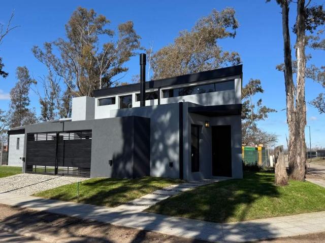 CASA ALQUILER NUEVO MALAGUEÑO 2 dormitorios + Playrrom 157 m2 cubiertos