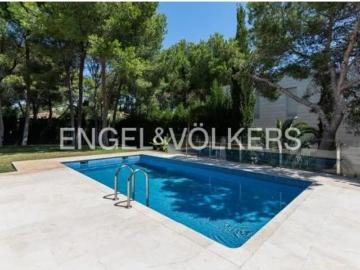 Casa en alquiler en Calle del Castillo, Valencia - Jardín