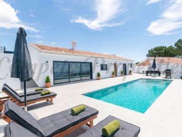 Casa en alquiler en La Noria, Nerja - Piscina