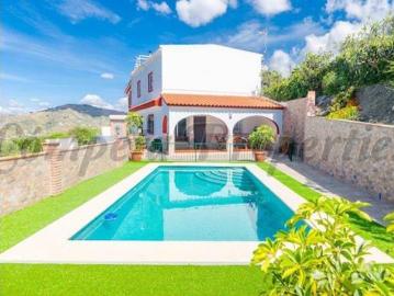 Casa en alquiler en La Noria, Nerja - Piscina