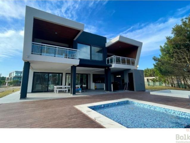 Casa Alquiler Costa Esmeralda Maritimo I Lote 60A Frente al Mar