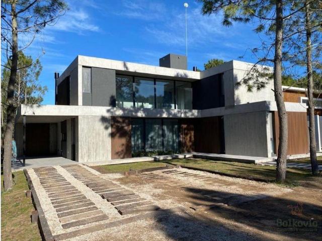 Casa Alquiler Costa Esmeralda Maritimo III Lote 40 Pileta 4 Dorm
