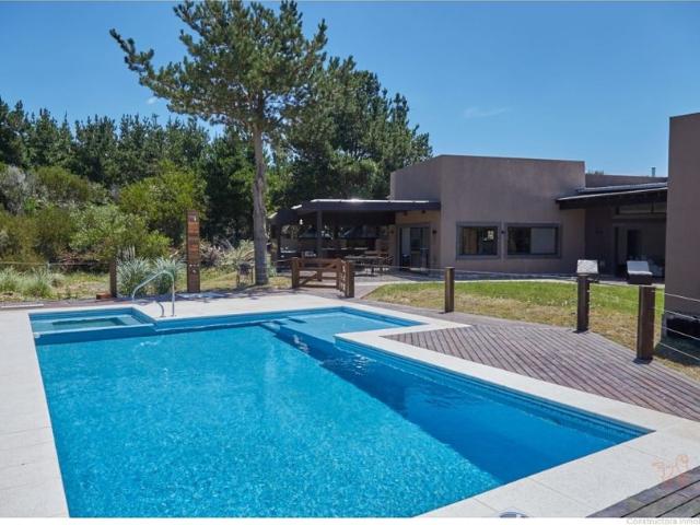 Casa Alquiler Costa Esmeralda Senderos II Lote 123 Piscina
