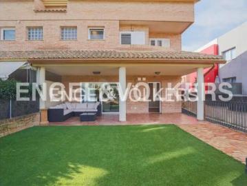 Casa en alquiler en Calle del Castillo, Valencia - Jardín