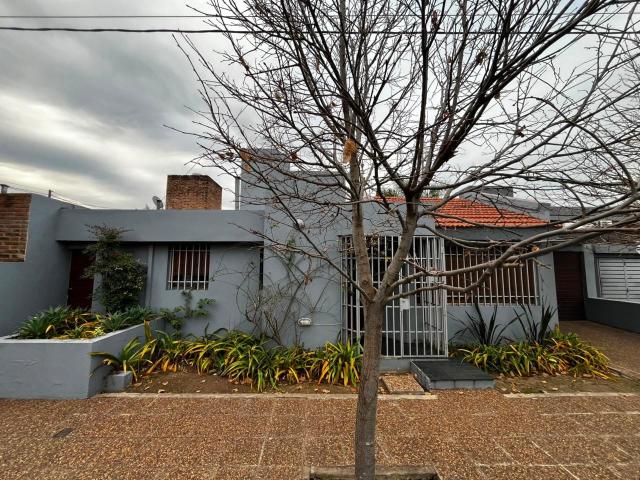 CASA ALQUILER URCA 3 DORMITORIOS 2 baños toda Planta Baja