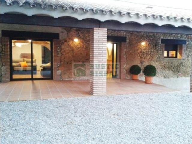 Casa Alquiler Ventalló, Vila robau