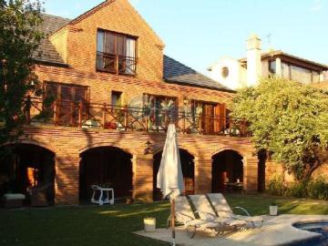 Casa Alquiler 14 años 6 ambientes, 2 cocheras, 810m2, Madero 2300, Martinez Libertador / Rio, Martinez | Argenprop