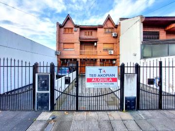 Casa Alquiler 15 años 3 ambientes, 2 cocheras, 200m2, Avellaneda 1800, Ramos Mejia, Partido de La Matanza | Argenprop