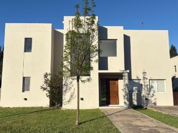 Casa Alquiler 10 años 4 ambientes, Oeste, 2 cocheras, Juan Mermoz Sur 1000, San Matias | Argenprop