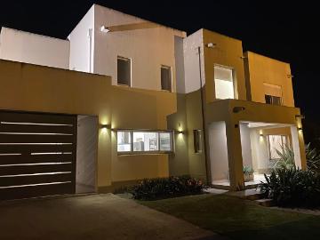 Casa Alquiler 1 año 4 ambientes, 355m2, Jacinto Benavente 700, Zona Oeste | Argenprop