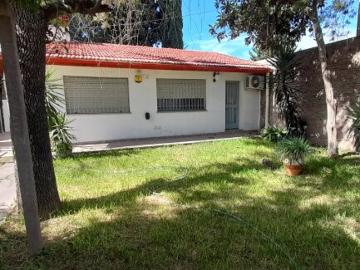 Casa Alquiler 2 ambientes, 2 cocheras, 60m2, San Juan 1888, Pueblo Esther, Santa Fe | Argenprop