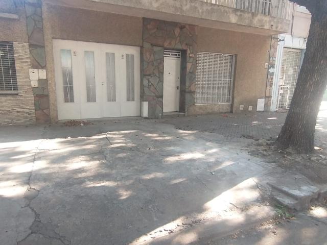 Casa Alquiler 2 dormitorios, 1 cochera, La Paz 4000, Bella Vista, Rosario | Argenprop