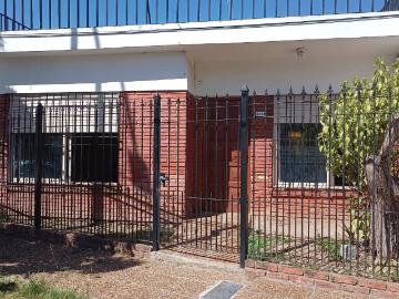 Casa Alquiler 3 ambientes, 1 cochera, Argentino Roca 2300, Quilmes Oeste | Argenprop