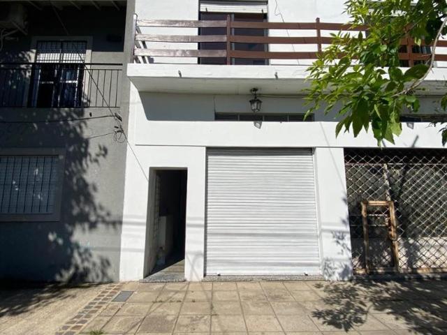 Casa Alquiler 3 ambientes, 70m2, 1 cochera, Rioja 300, Merlo, Buenos Aires | Argenprop