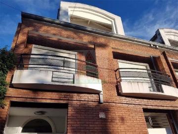 Casa Alquiler 3 dormitorios, con balcón, Dr N Avellaneda 1600, San Isidro | Argenprop
