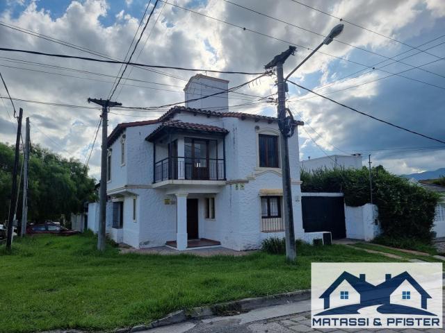Casa Alquiler 4 ambientes 15 años, Norte, 1 cochera, Grand Bourg Gimenez Zapiola 1000, Barrio Grand Bourg | Argenprop