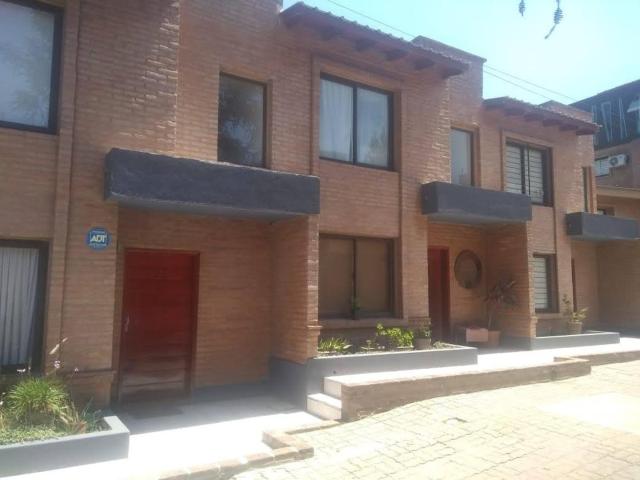 Casa Alquiler 4 ambientes, 110m2, 2 cocheras, Recta Martinolli 8600, Arguello | Argenprop