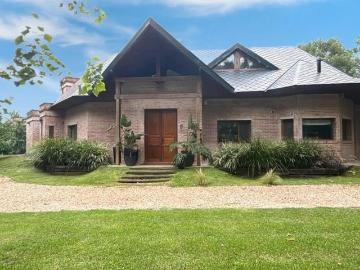Casa Alquiler 4 ambientes 11 años, 2400m2, Este, Peron 10298, Los Pinguinos, Buenos Aires | Argenprop