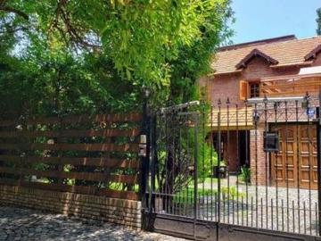 Casa Alquiler 4 ambientes 30 años, con balcón, 2 cocheras, Carlos Casares 2600, Martinez | Argenprop
